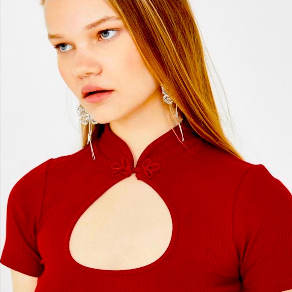 💋 Dolls Kill Delia’s 90s Grungy Asian Flare Top💋